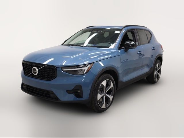 2023 Volvo XC40 Ultimate Dark Theme