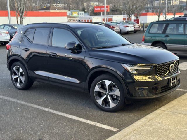 2023 Volvo XC40 Ultimate Dark Theme