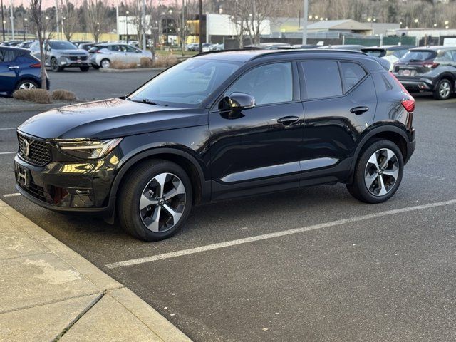 2023 Volvo XC40 Ultimate Dark Theme