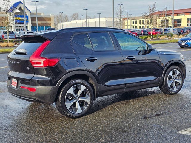 2023 Volvo XC40 Ultimate Dark Theme