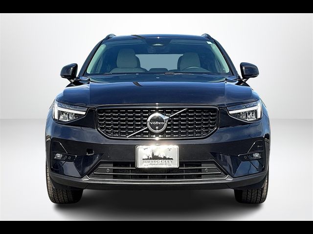2023 Volvo XC40 Ultimate Dark Theme