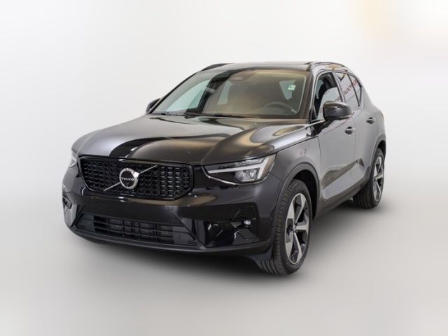 2023 Volvo XC40 Ultimate Dark Theme