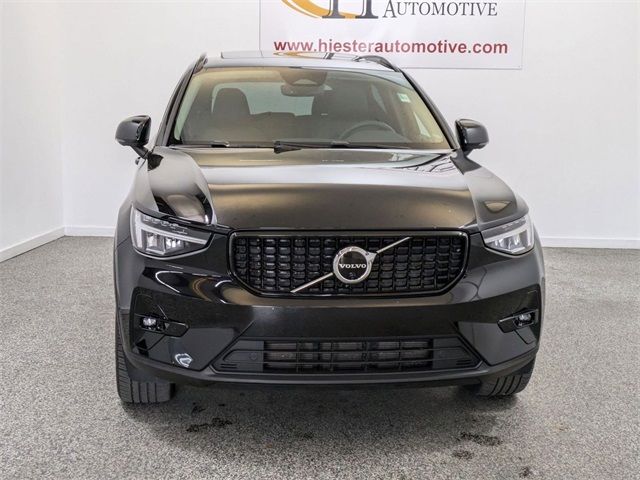 2023 Volvo XC40 Ultimate Dark Theme