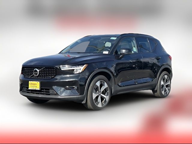 2023 Volvo XC40 Ultimate Dark Theme