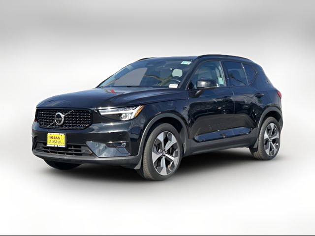 2023 Volvo XC40 Ultimate Dark Theme