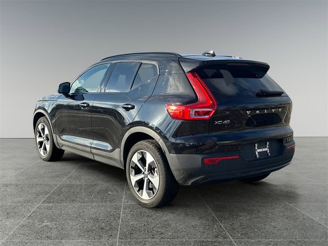 2023 Volvo XC40 Ultimate Dark Theme