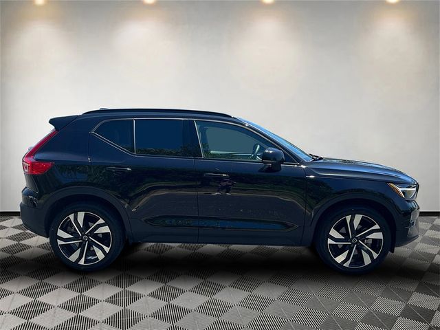 2023 Volvo XC40 Ultimate Dark Theme