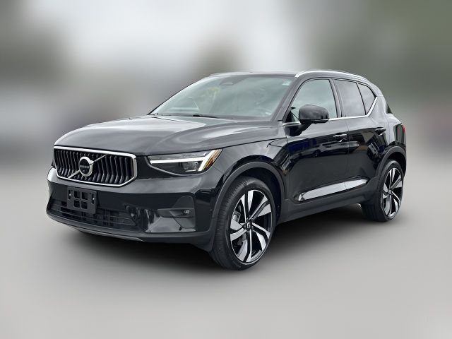 2023 Volvo XC40 Ultimate Bright Theme
