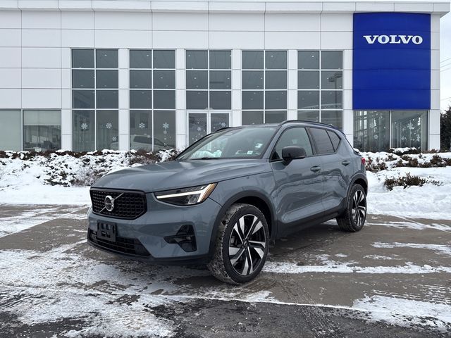 2023 Volvo XC40 Ultimate Bright Theme