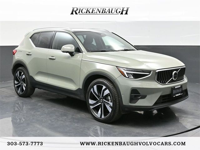 2023 Volvo XC40 Ultimate Bright Theme