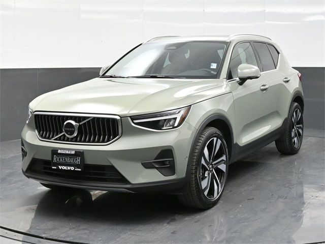 2023 Volvo XC40 Ultimate Bright Theme