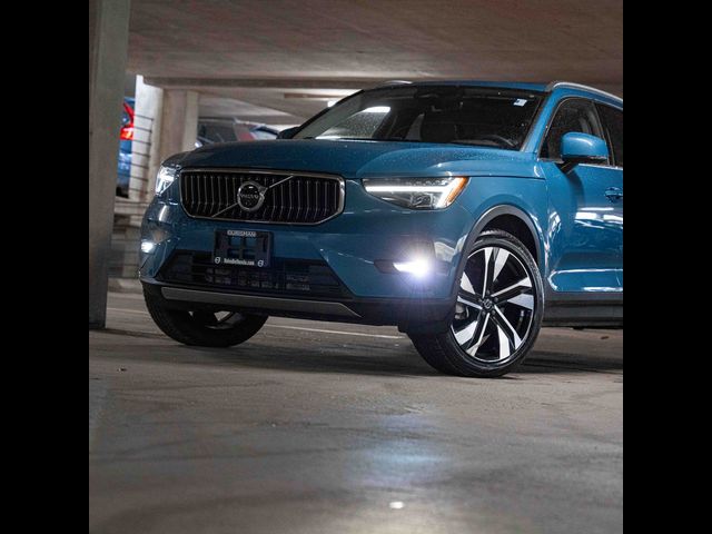 2023 Volvo XC40 Ultimate Bright Theme