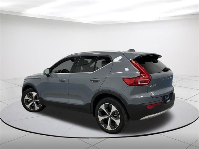 2023 Volvo XC40 Ultimate Bright Theme