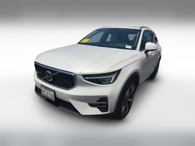 2023 Volvo XC40 Ultimate Bright Theme