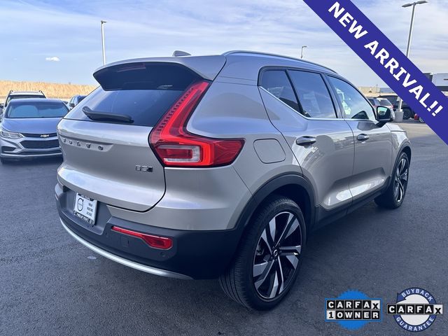 2023 Volvo XC40 Ultimate Bright Theme