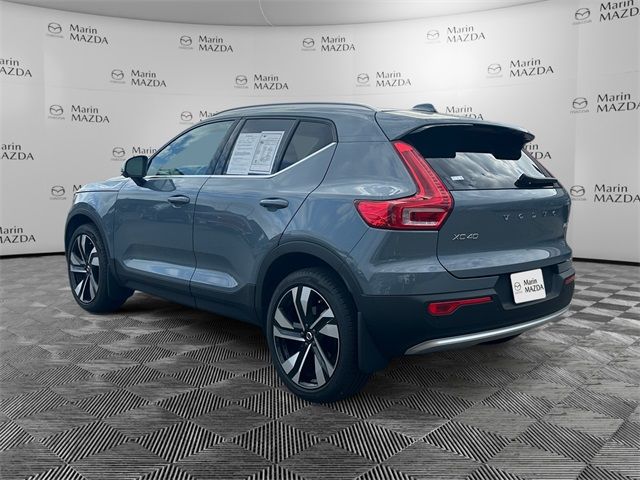 2023 Volvo XC40 Ultimate Bright Theme