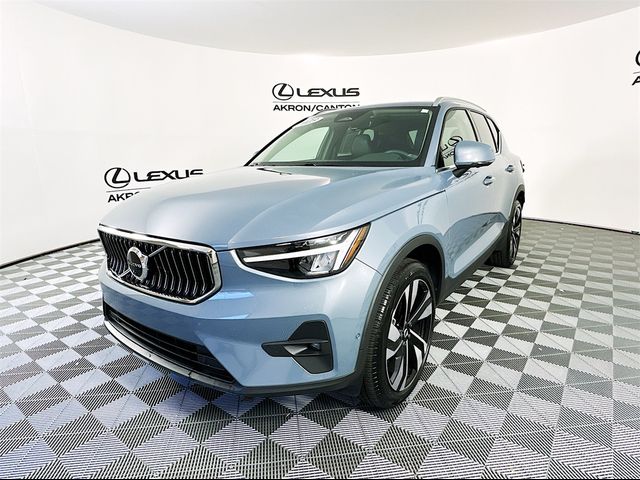 2023 Volvo XC40 Ultimate Bright Theme