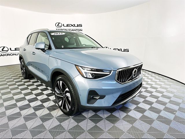 2023 Volvo XC40 Ultimate Bright Theme