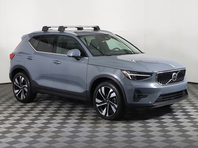 2023 Volvo XC40 Ultimate Bright Theme