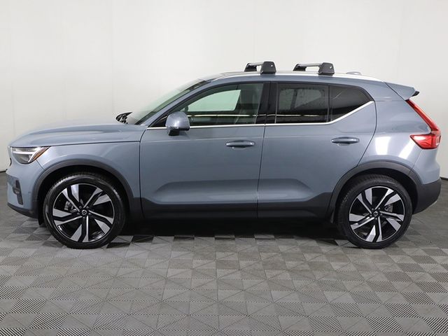 2023 Volvo XC40 Ultimate Bright Theme