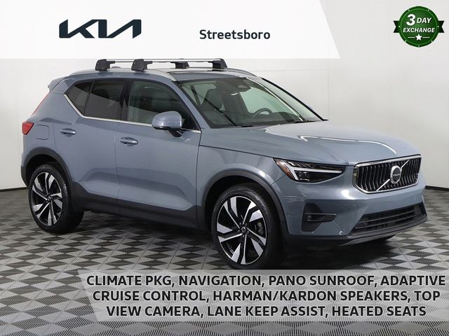 2023 Volvo XC40 Ultimate Bright Theme