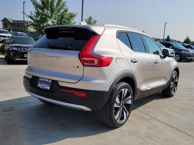 2023 Volvo XC40 Ultimate Bright Theme