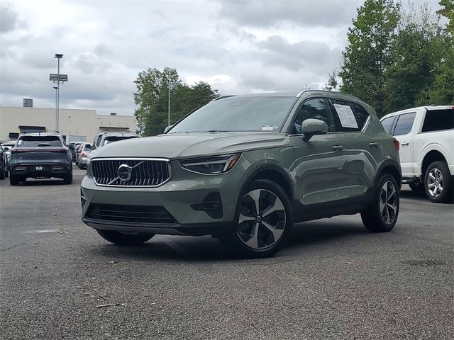 2023 Volvo XC40 Ultimate Bright Theme