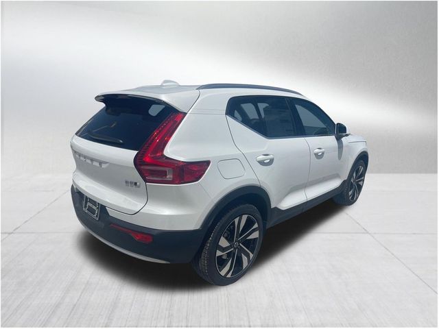 2023 Volvo XC40 Ultimate Bright Theme