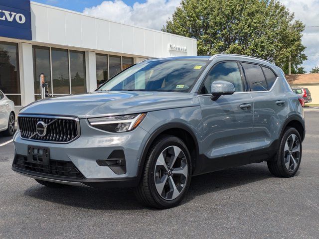 2023 Volvo XC40 Ultimate Bright Theme