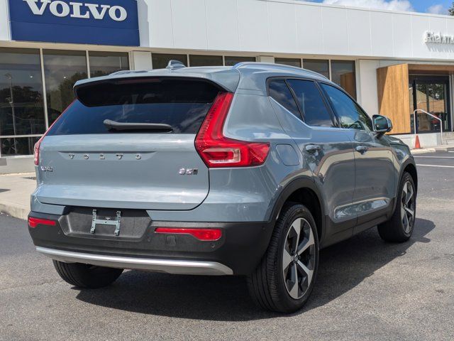 2023 Volvo XC40 Ultimate Bright Theme