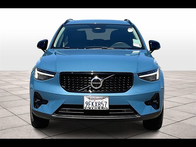 2023 Volvo XC40 Ultimate Dark Theme