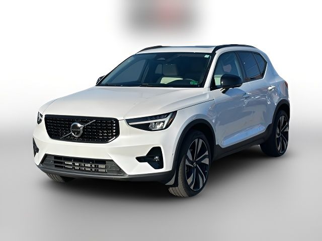 2023 Volvo XC40 Ultimate Dark Theme
