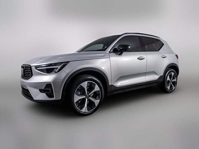 2023 Volvo XC40 Ultimate Dark Theme