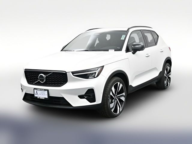 2023 Volvo XC40 Ultimate Dark Theme