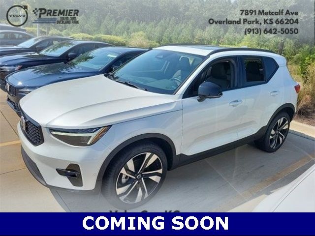 2023 Volvo XC40 Ultimate Dark Theme