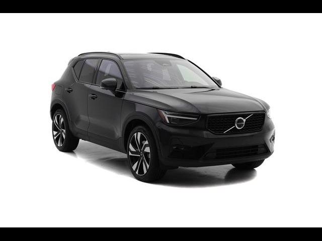 2023 Volvo XC40 Ultimate Dark Theme