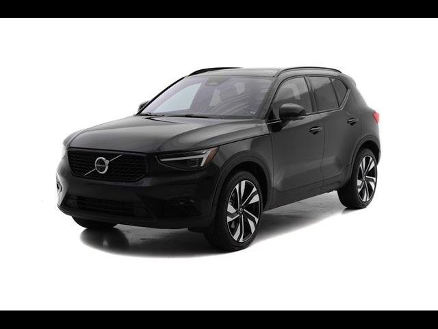 2023 Volvo XC40 Ultimate Dark Theme