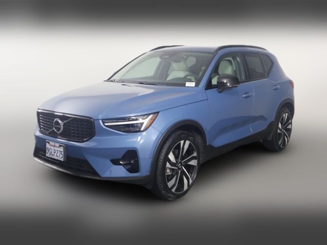 2023 Volvo XC40 Ultimate Dark Theme