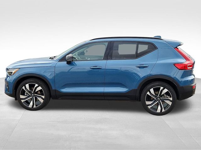 2023 Volvo XC40 Ultimate Dark Theme