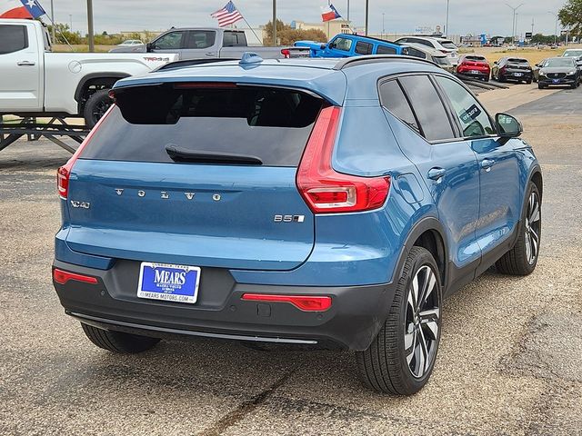 2023 Volvo XC40 Ultimate Dark Theme