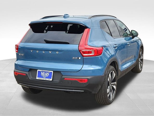 2023 Volvo XC40 Ultimate Dark Theme