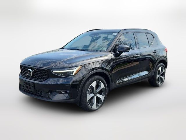 2023 Volvo XC40 Ultimate Dark Theme
