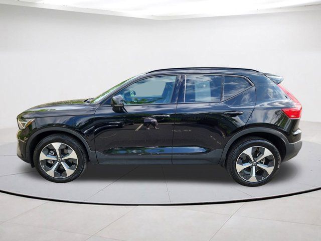 2023 Volvo XC40 Ultimate Dark Theme