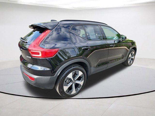 2023 Volvo XC40 Ultimate Dark Theme