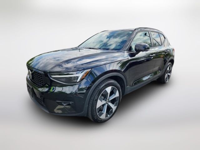 2023 Volvo XC40 Ultimate Dark Theme