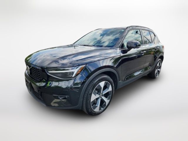 2023 Volvo XC40 Ultimate Dark Theme