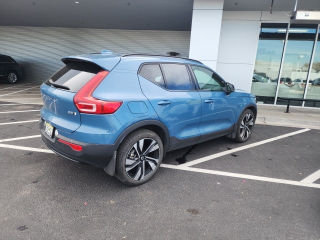 2023 Volvo XC40 Ultimate Dark Theme