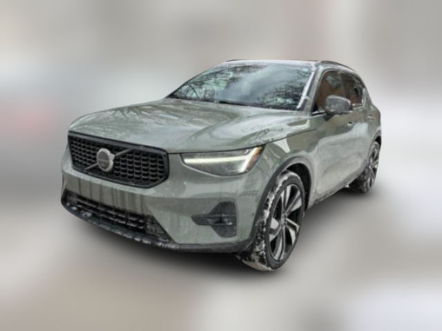 2023 Volvo XC40 Ultimate Dark Theme