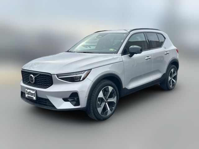 2023 Volvo XC40 Ultimate Dark Theme