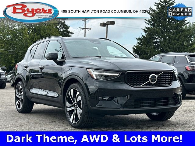 2023 Volvo XC40 Ultimate Dark Theme